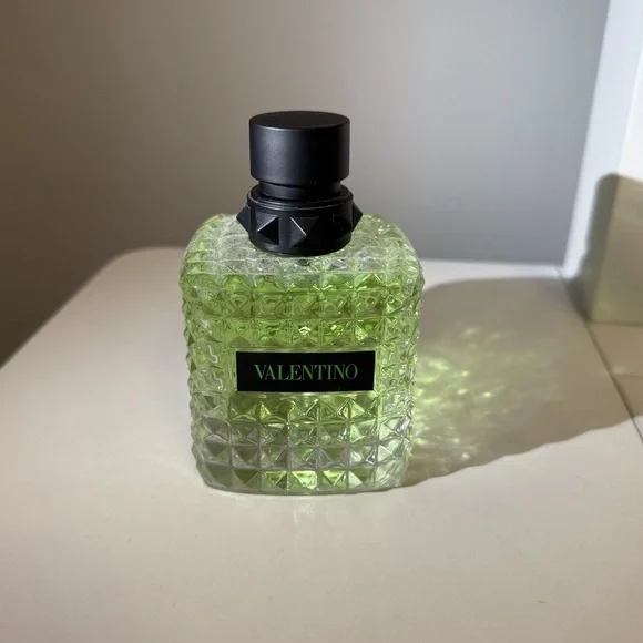 Valentino Donna Born in Roma Green Stravaganza Eau de Parfum - Picture 5 of 7
